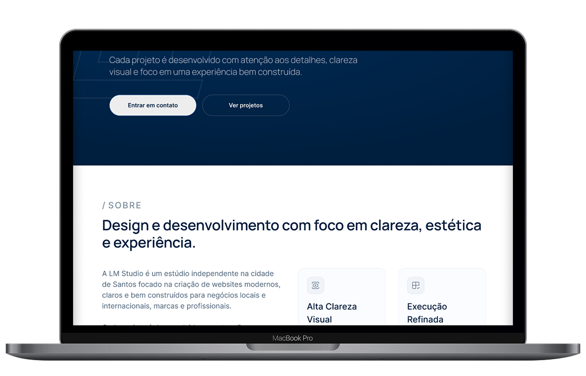 notebook moderno mostrando imagem de site