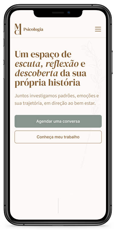 notebook mostrando na tela o site do projeto do cliente MC Psicologia